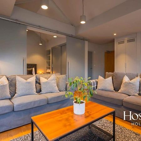 Stylish Luxury Apartment In The Centre Of Henley Esterno foto