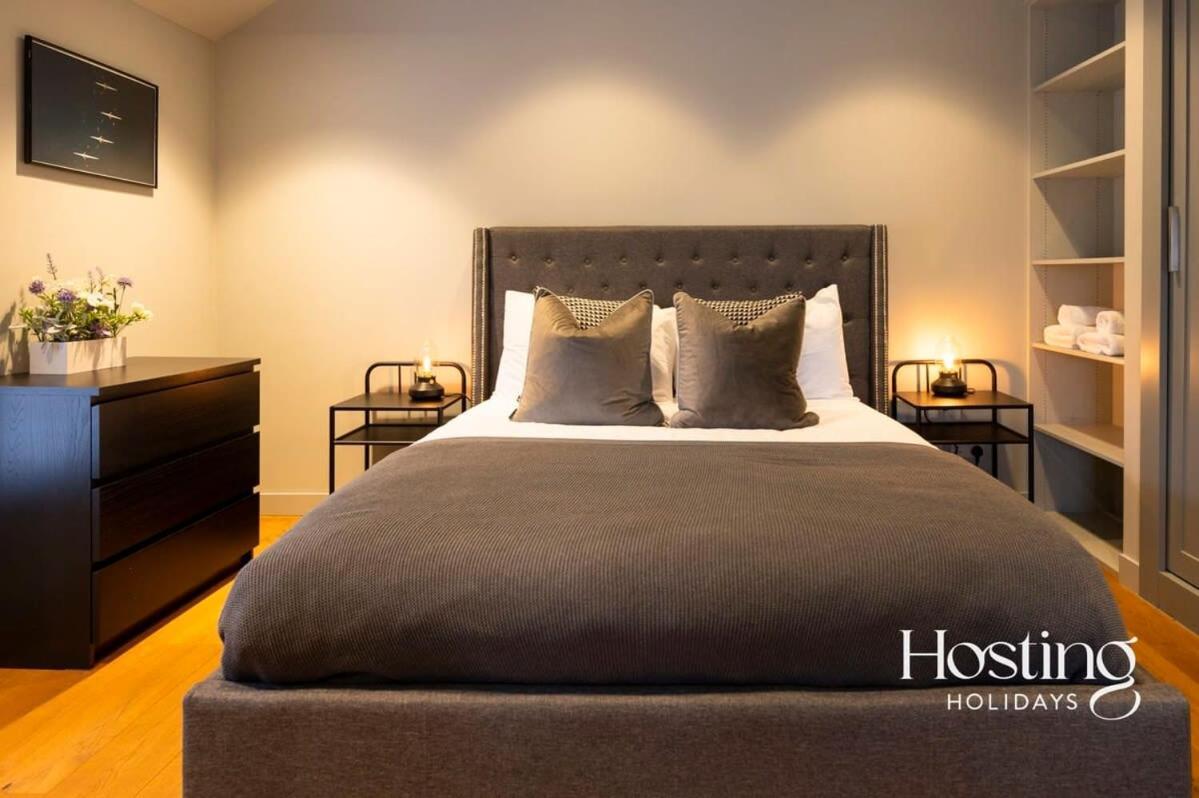 Stylish Luxury Apartment In The Centre Of Henley Esterno foto